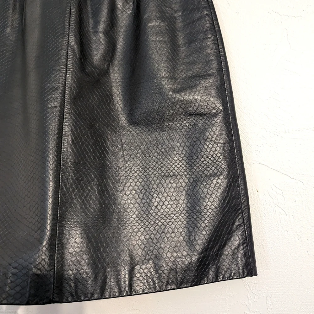 Vintage Wilsons Black Leather Textured Mini Pencil Skirt Mob Wife Biker Babe